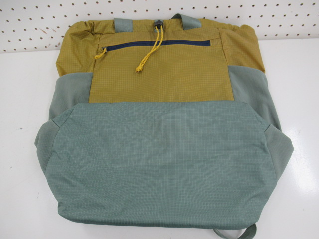 ウルトラライト・ブラックホール・トート・パック 27L | アウトドア