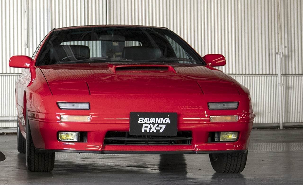 マツダが「サバンナRX-7」3代目「RX-7」のサービスパーツを復刻して再