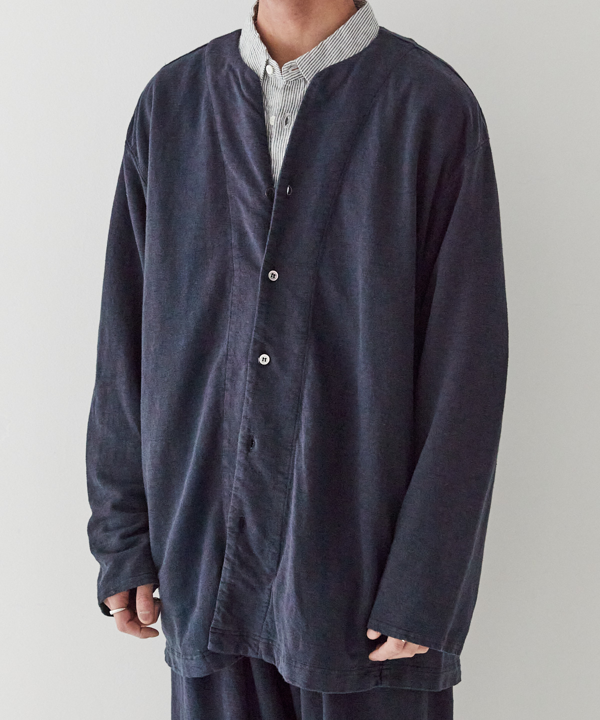 リネンインレー キーネック シャツカーディガン｜nest Robe / CONFECT