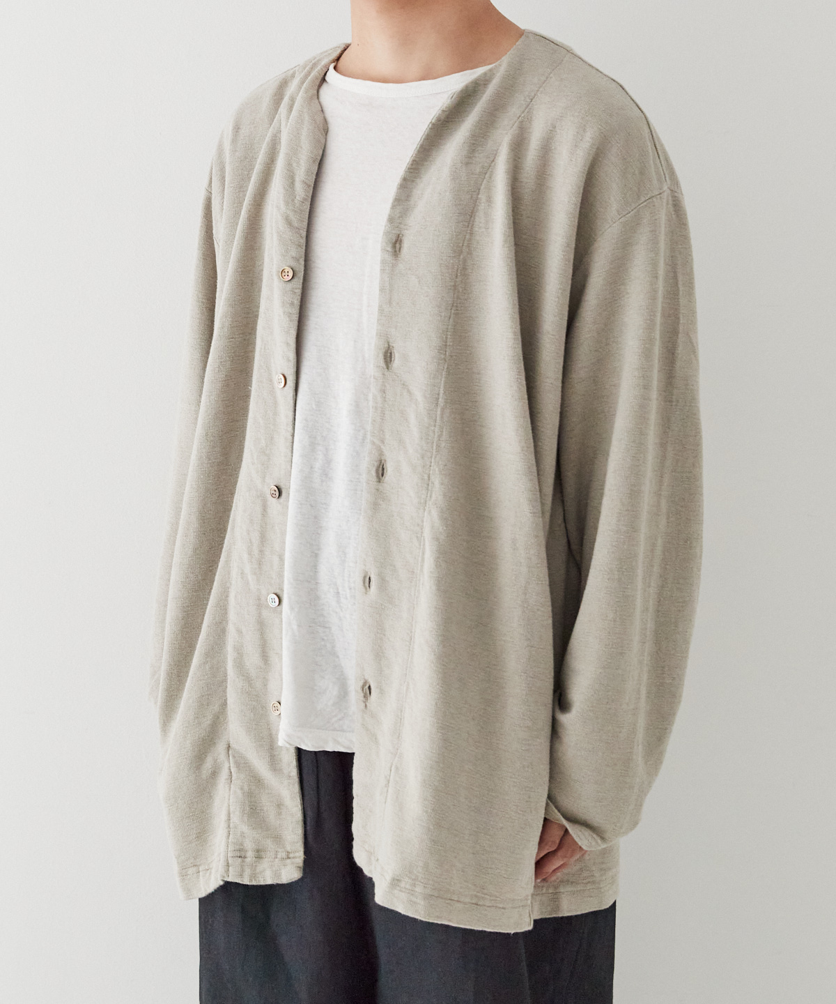 リネンインレー キーネック シャツカーディガン｜nest Robe / CONFECT