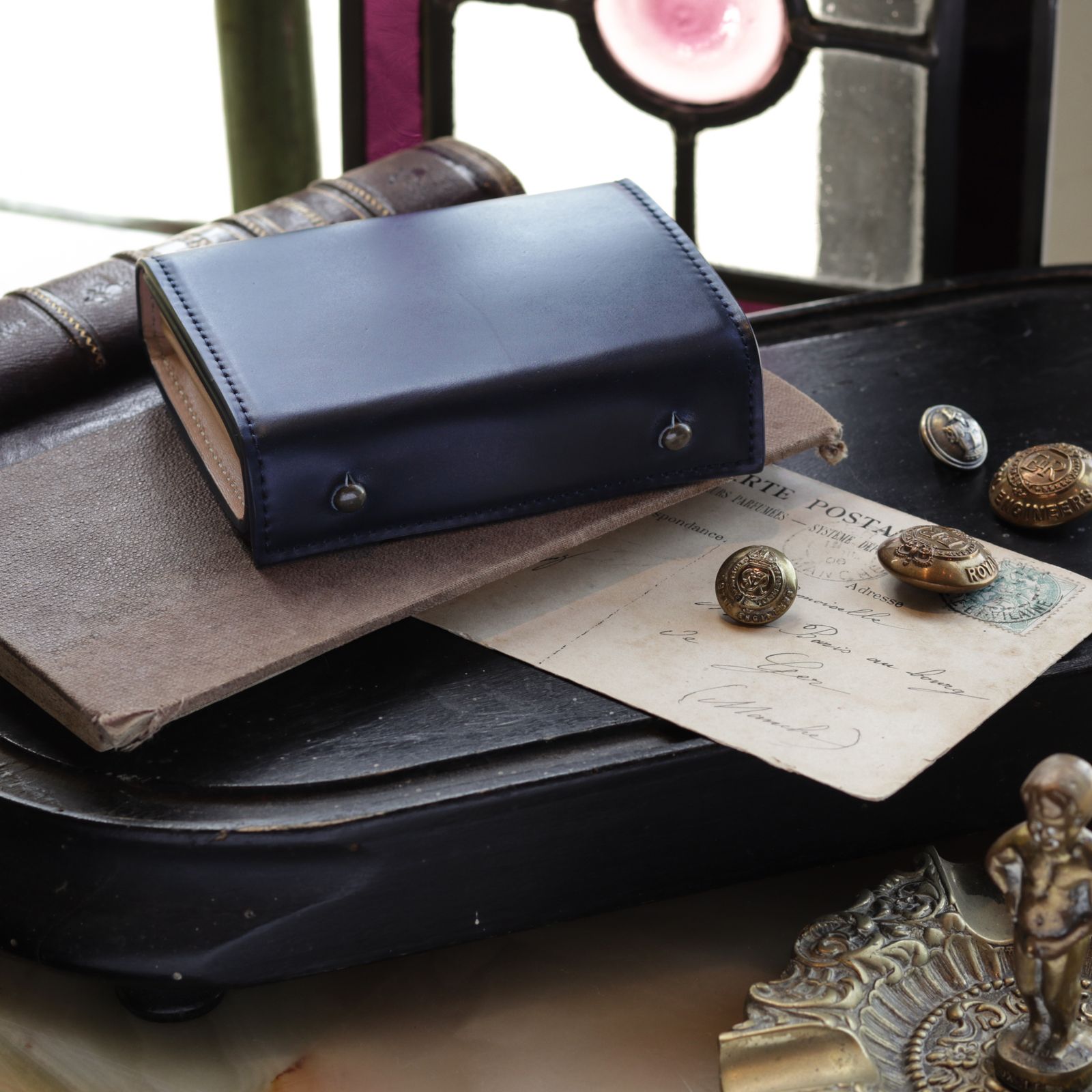 m+ - 「millefoglie II cordovan27」ミニ財布 ブラック | corne/コルネ