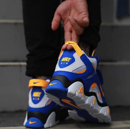 国内9月19日発売予定】ナイキ エア バラージ ミッド ホワイト/レーザー