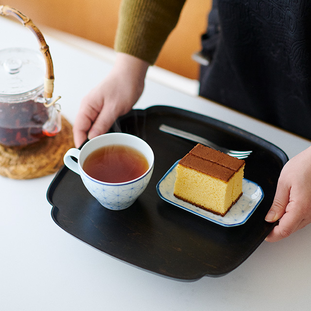 越前塗の一膳盆 木瓜拭き漆黒｜食卓の道具｜中川政七商店 公式サイト