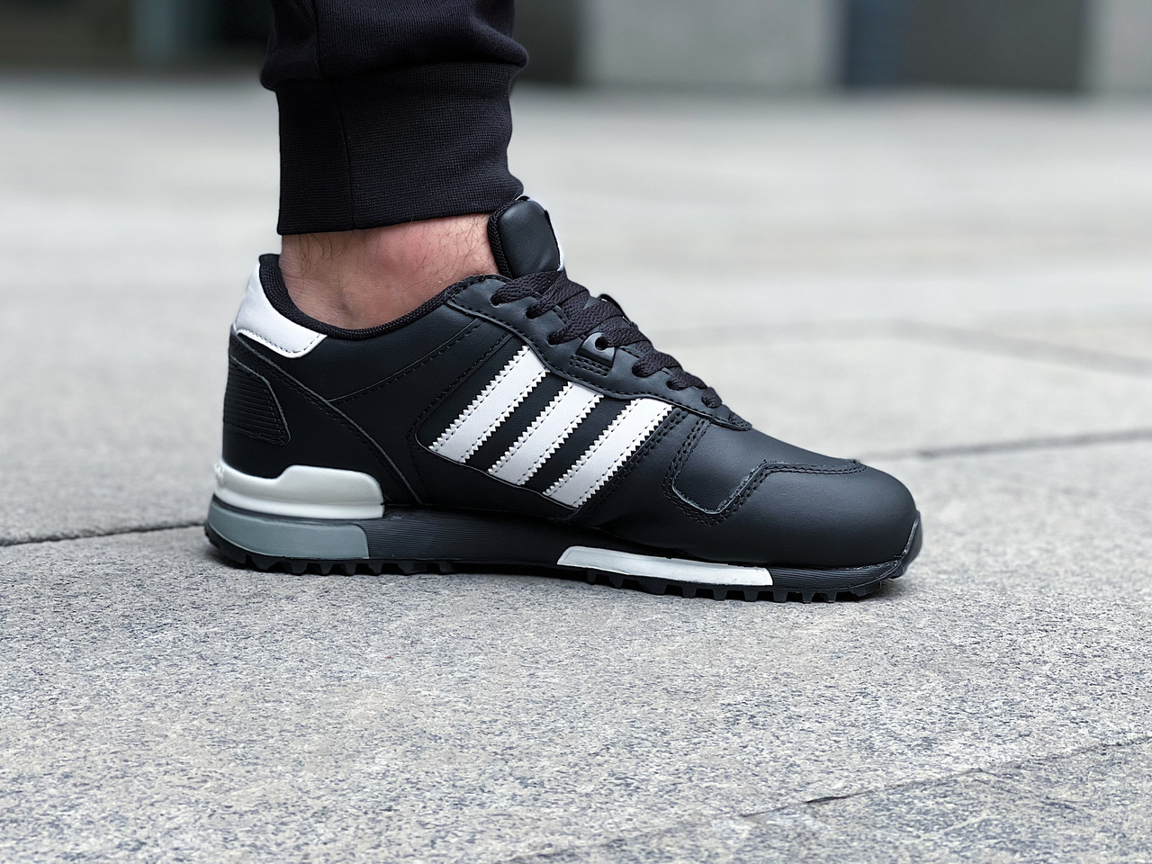 Купить Кроссовки мужские Adidas ZX 700 / ADM-3618 в