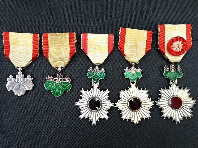 回天型文鎮 勲五等単光旭日章 勲章 【公式通販】