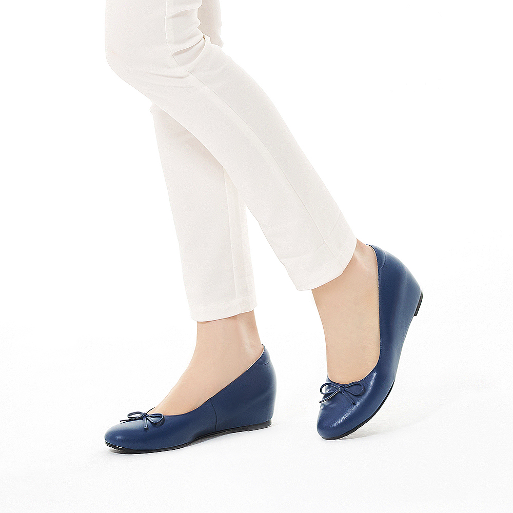 karine(MIT台灣製)全真皮格紋內增高楔型娃娃鞋-寶藍色| 所有商品