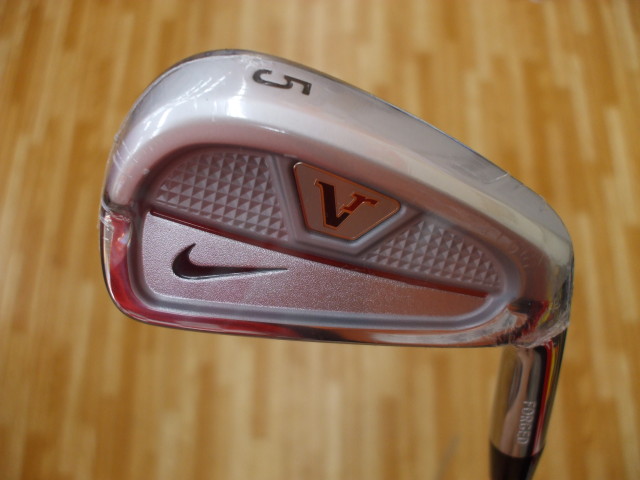 Victory Red FORGED Split Cavity アイアンセット(ナイキ)の評価を見る