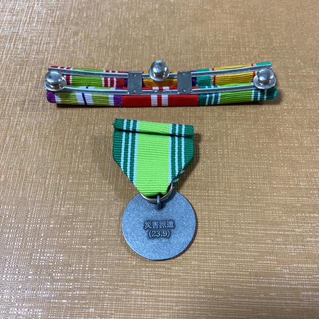 防衛記念章6個(台座付き)+メダル付き防衛記念章の通販 by mama.25's