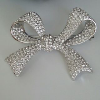 SWAROVSKI - KURI☆様専用商品 スワロフスキー ブローチ リボンの通販