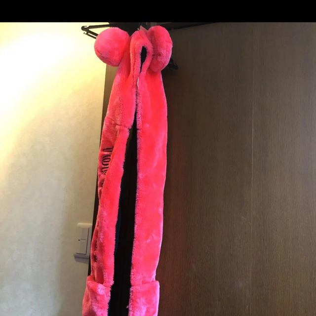 Disney - 【新品未使用、蛍光ピンク】ディズニー マフラー付きファン