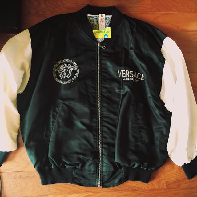 VERSACE - ヴェルサーチ スカジャンの通販 by あい｜ヴェルサーチなら