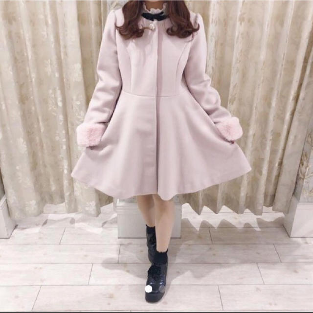 evelyn - evelyn 2019 新作 ビジュー コート ピンクの通販 by