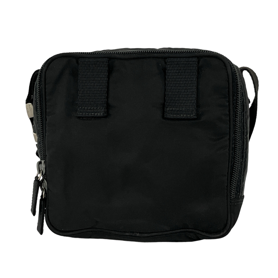 PRADA - プラダ ショルダーバッグ 三角ロゴ 斜めがけ カメラバッグ 黒