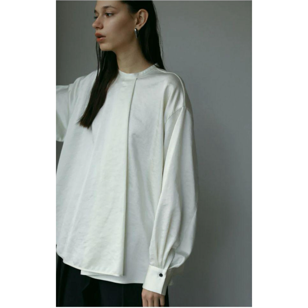 美品】ローヘンlohen 白長袖トップス