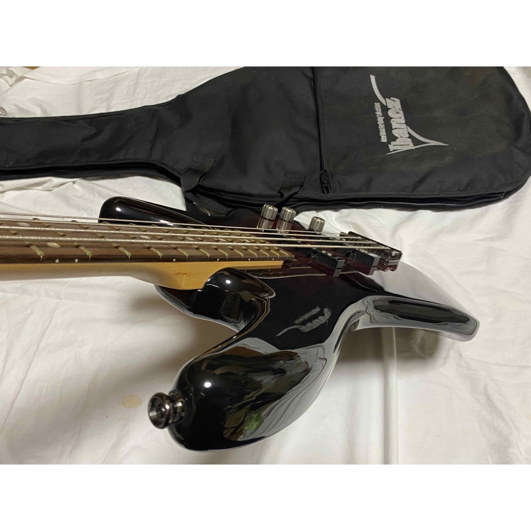 Ibanez エレキベース 赤黒 専用ケースとスタンド付き1912ー09ー1の通販