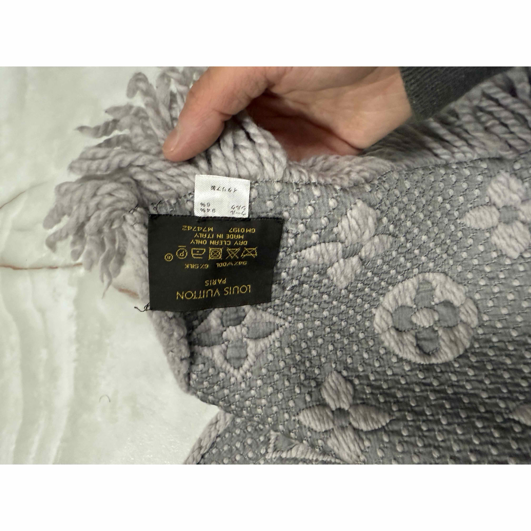 LOUIS VUITTON - LOUIS VUITTON ルイヴィトン マフラー グレーの通販