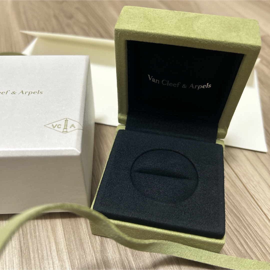 Van Cleef & Arpels - ヴァンクリーフアンドアーペル 指輪ケース お