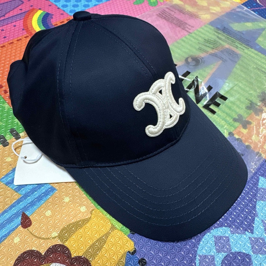 ネイビー ベースボールキャップ 大きな刺繍ロゴの通販 by ラクマくん's