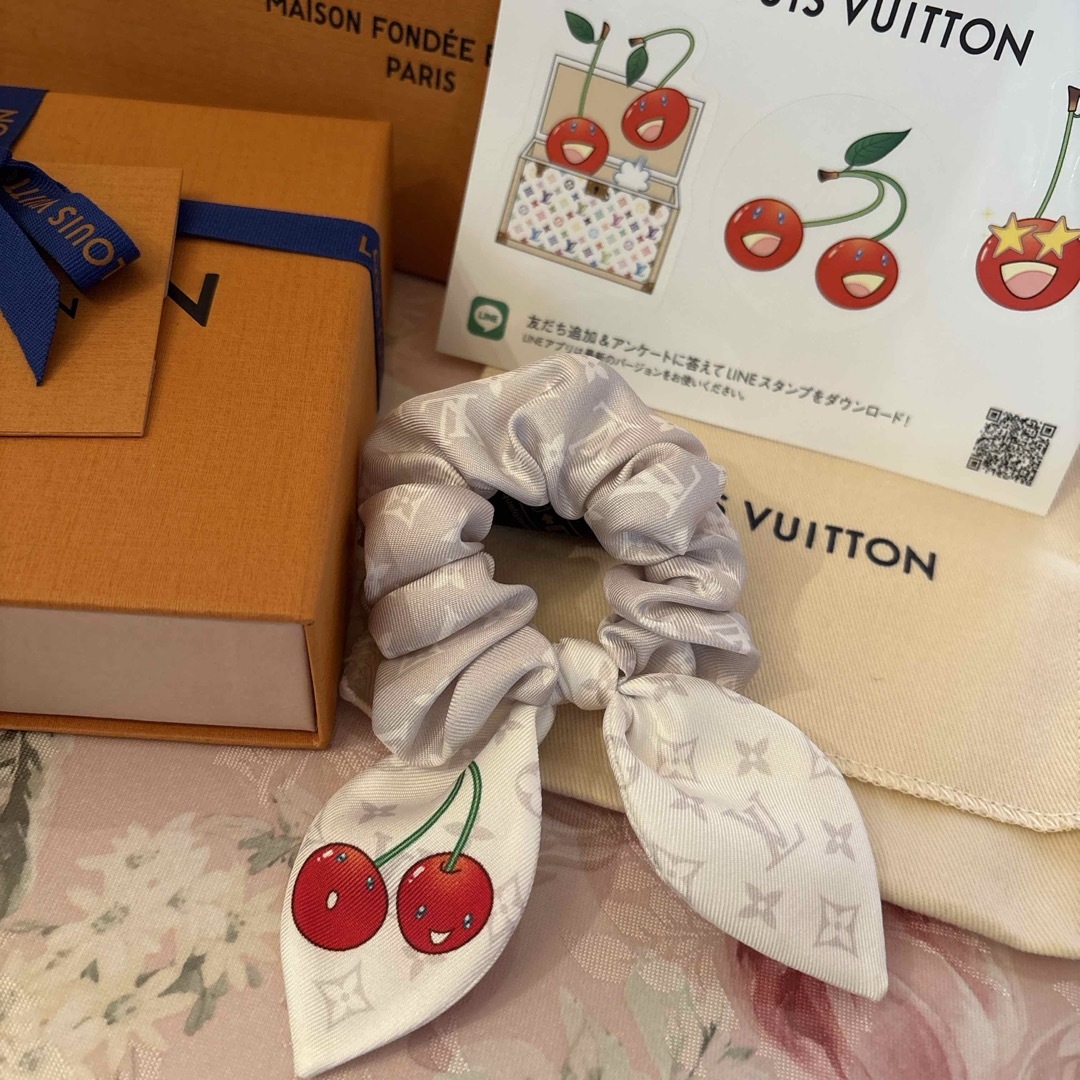 LOUIS VUITTON - 新作ルイヴィトン🍒村上隆 シュシュ シール