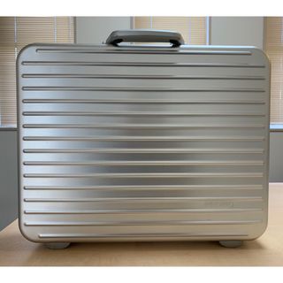 RIMOWA（ビジネスバッグ ・ シルバー/銀色系）のフリマアイテム一覧