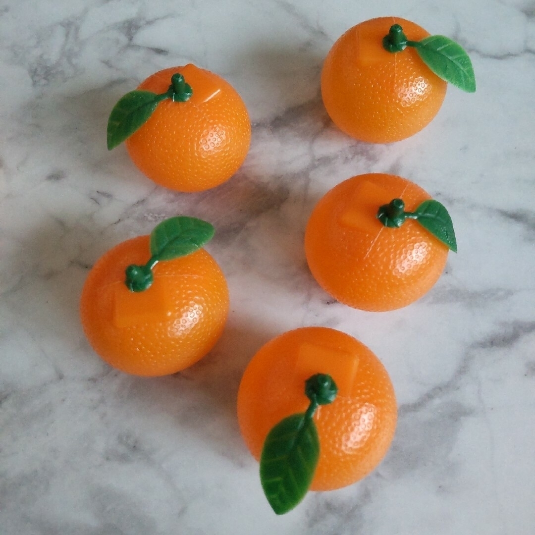 プラスチック製 葉付きみかん18個&水引飾り3個☆置物 お正月
