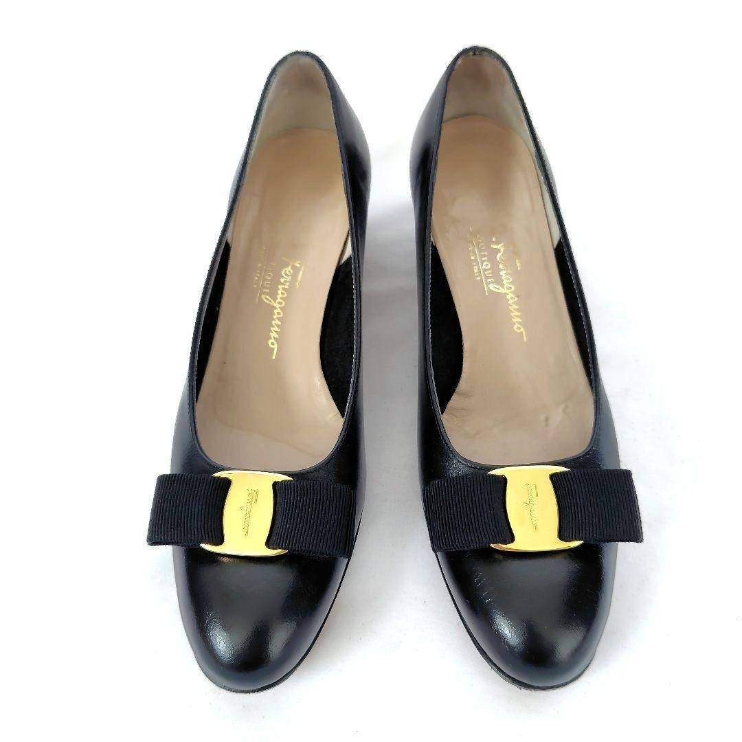 腕利き職人のリペア済良品箱付き【フェラガモ】 ヴァラ パンプス 黒