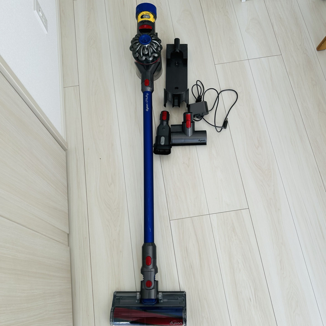 Dyson - すぐに使用可 Dyson v7 fluffyの通販 by N's shop｜ダイソン