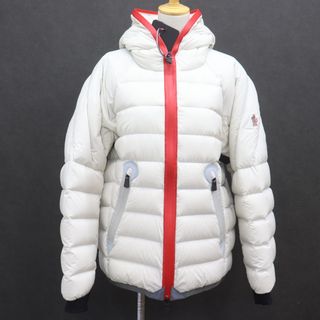 MONCLER（ダウンジャケット ・ ホワイト/白色系）のフリマアイテム一覧