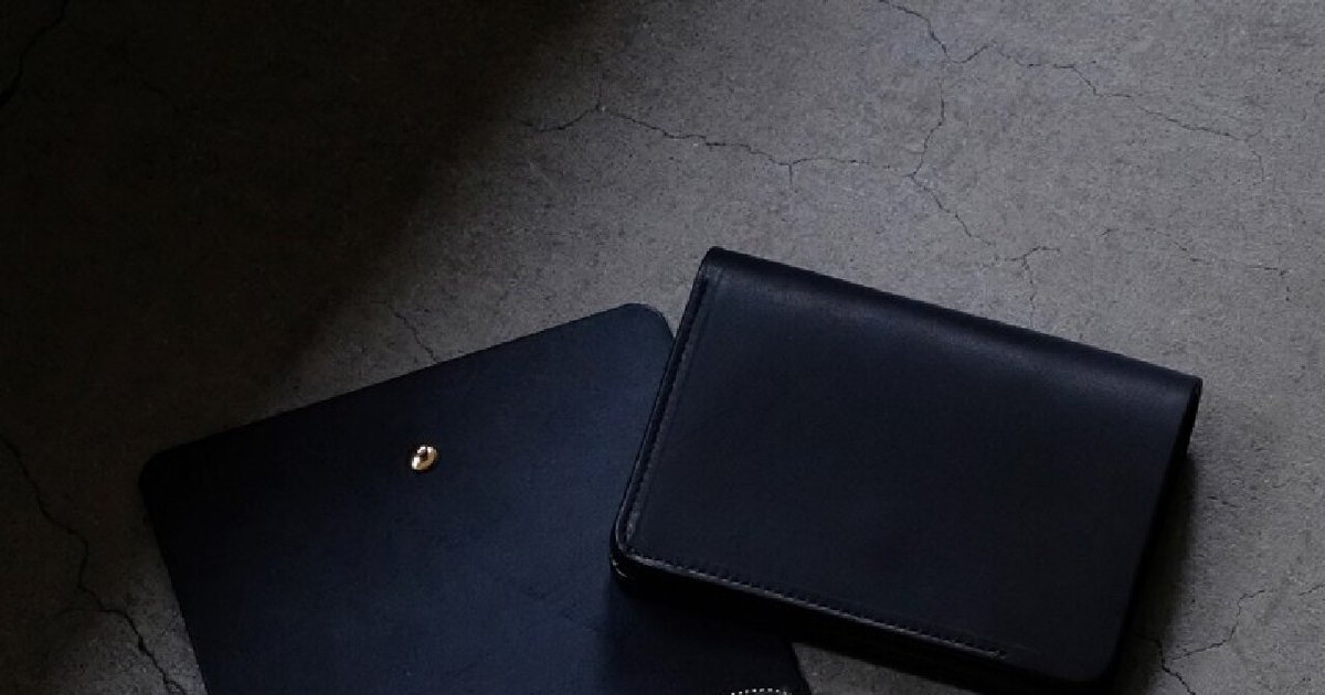 大人気コラボミニ財布に新作。抜群の実用性と深みのあるネイビーが最高