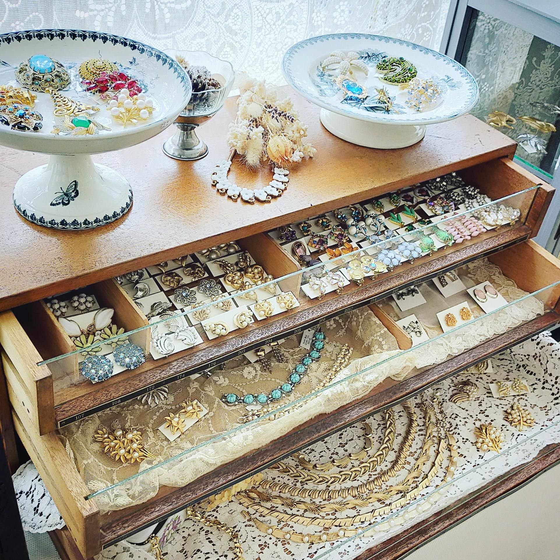 AUSTRIA オーストリア フルーツガラス レモンのブローチ