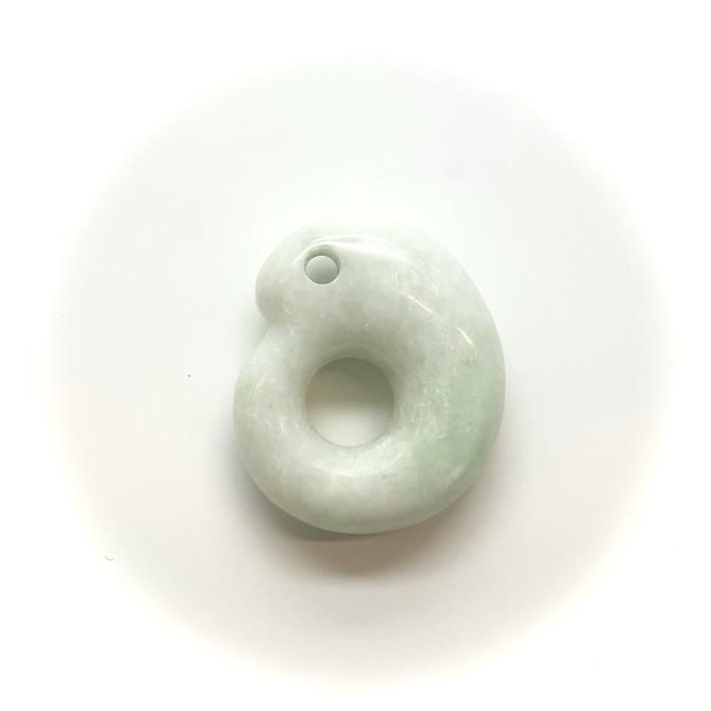 糸魚川翡翠 勾玉 獣型(猿玉) 】 さるだま 国産 天然石 糸魚川産翡翠