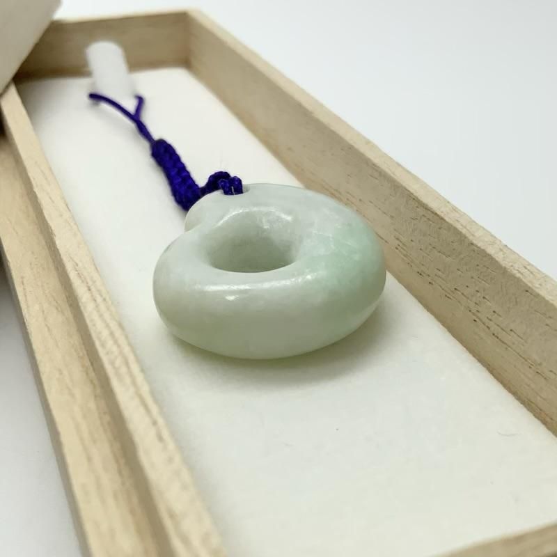 糸魚川翡翠 勾玉 獣型(猿玉) 】 さるだま 国産 天然石 糸魚川産翡翠