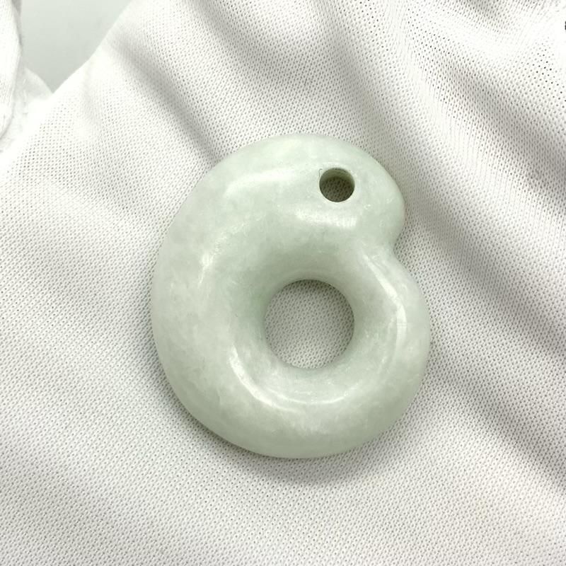 糸魚川翡翠 勾玉 獣型(猿玉) 】 さるだま 国産 天然石 糸魚川産翡翠