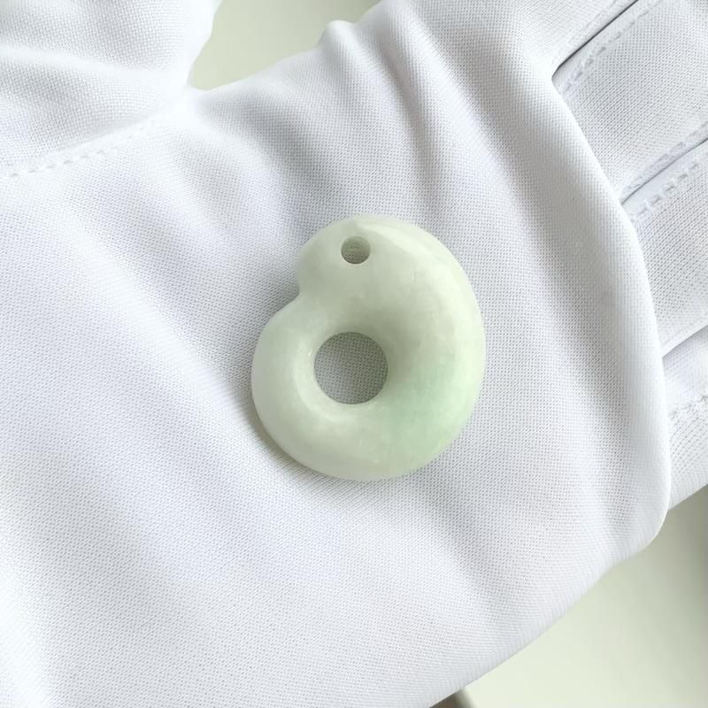 糸魚川翡翠 勾玉 獣型(猿玉) 】 さるだま 国産 天然石 糸魚川産翡翠