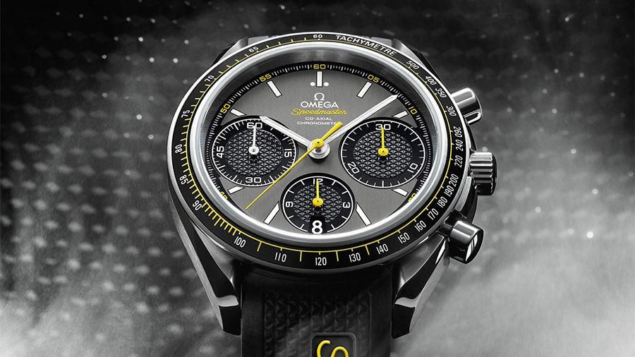 イエローが映えるオメガスピードマスターレーシングを解説！現行モデル