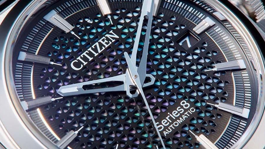 シチズン│次世代のシリーズ8登場！ 白蝶貝文字板が放つ力強い輝き
