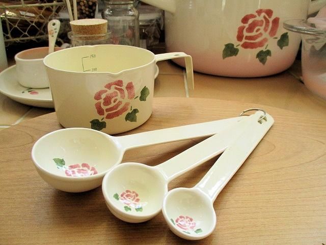 マニーローズ ホーロー メジャースプーン - 「フランス雑貨マニー