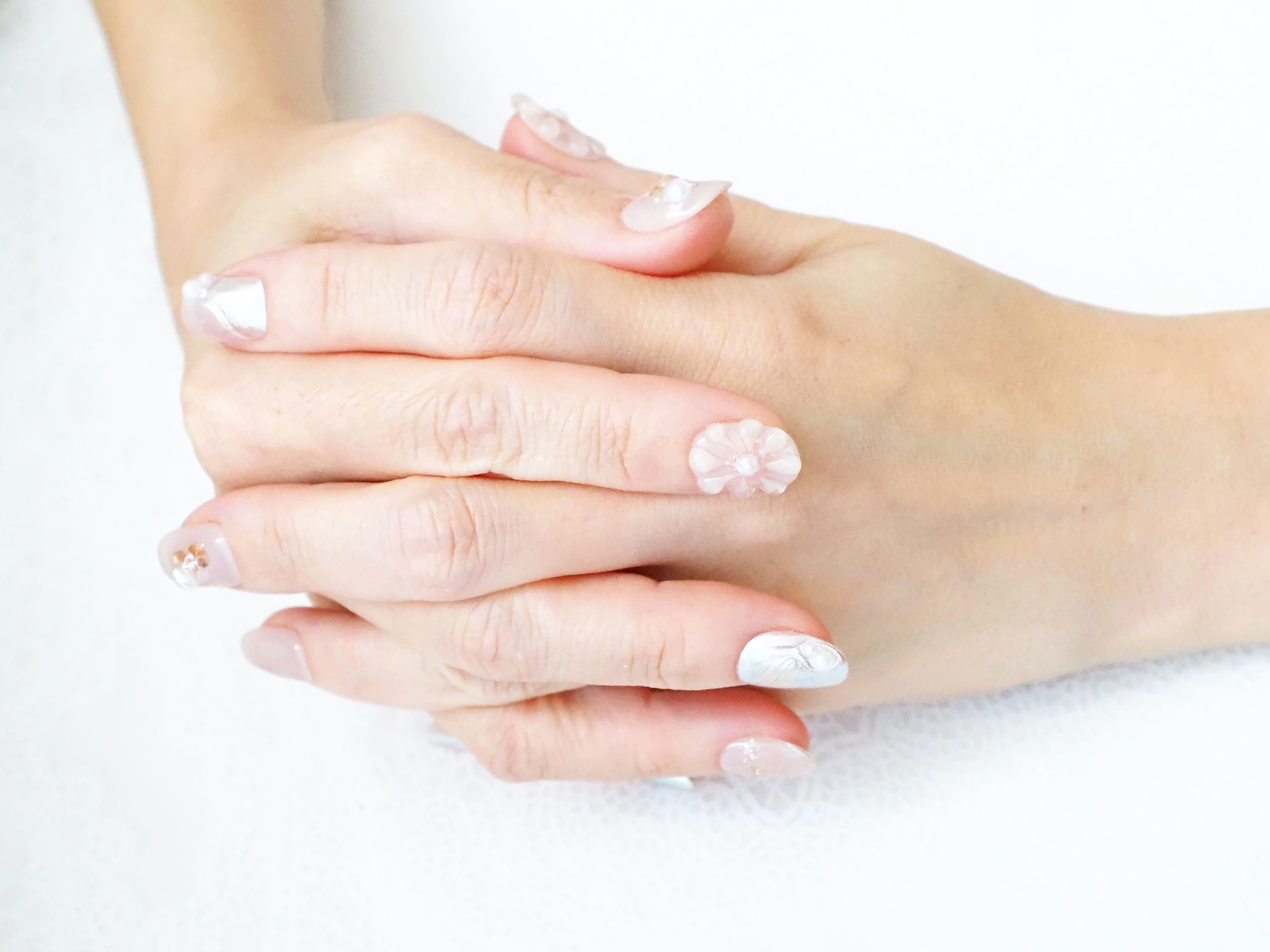 専属ネイリスト監修】ネイルチップの自然で取れない付け方と外し方を