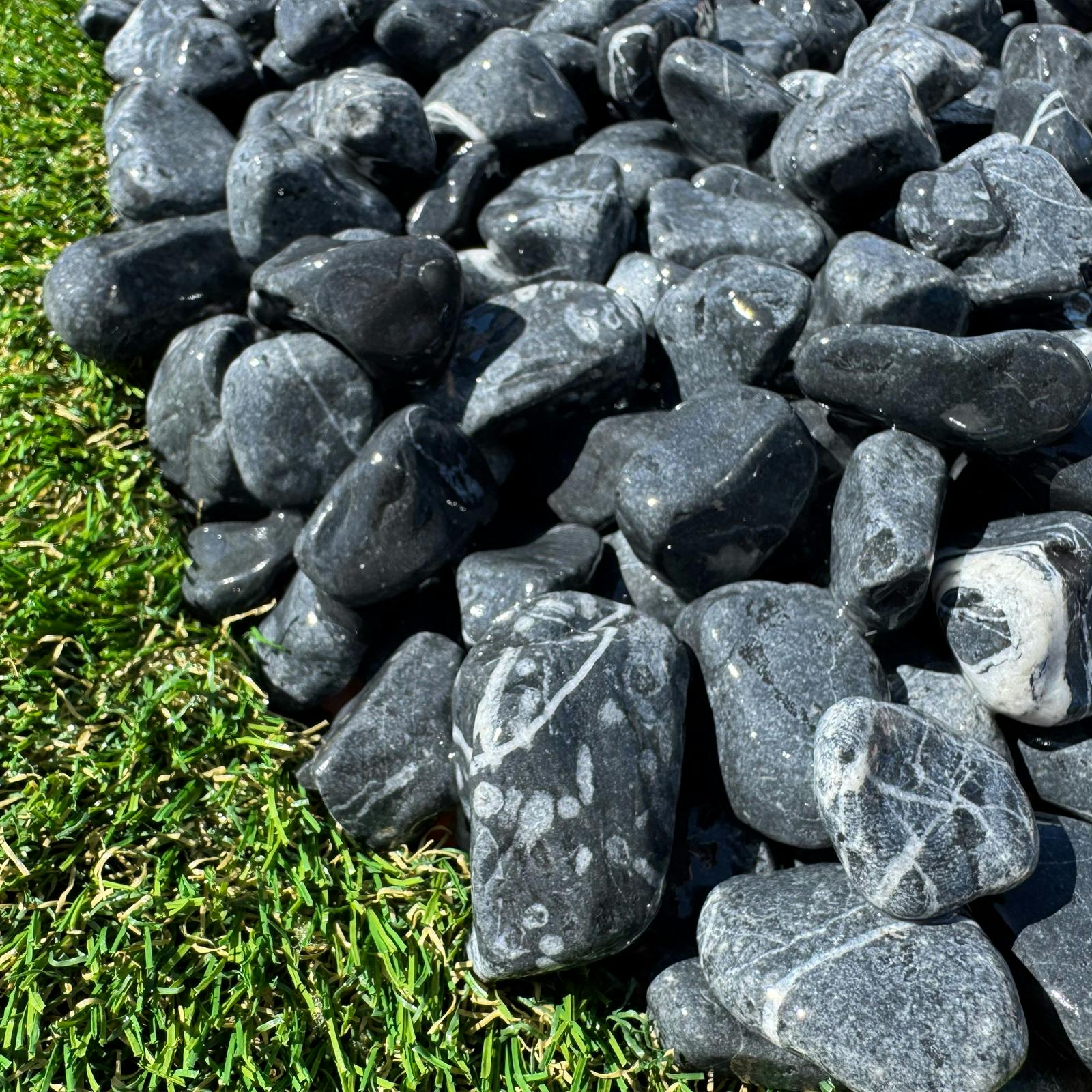 TAIKOH スモーキーブラック 8分 20-30mm 10kg 化粧砂利 黒 ブラック