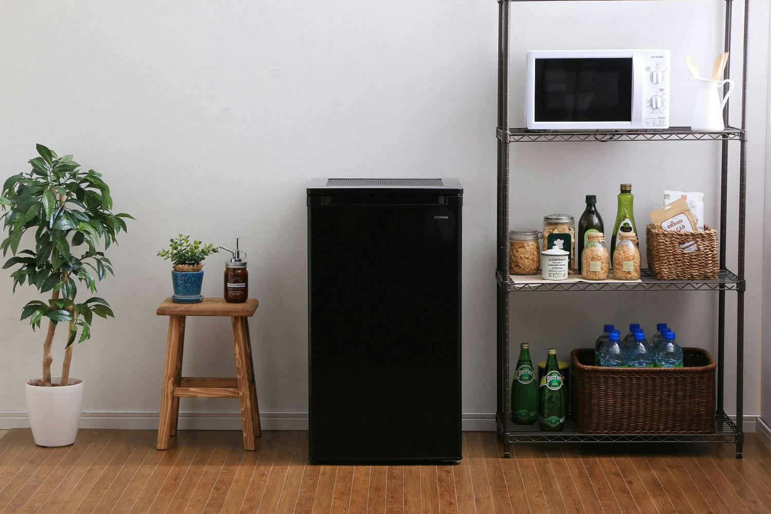 アイリスオーヤマ 前開き冷凍庫 60L ブラック 冷凍食品 ノンフロン