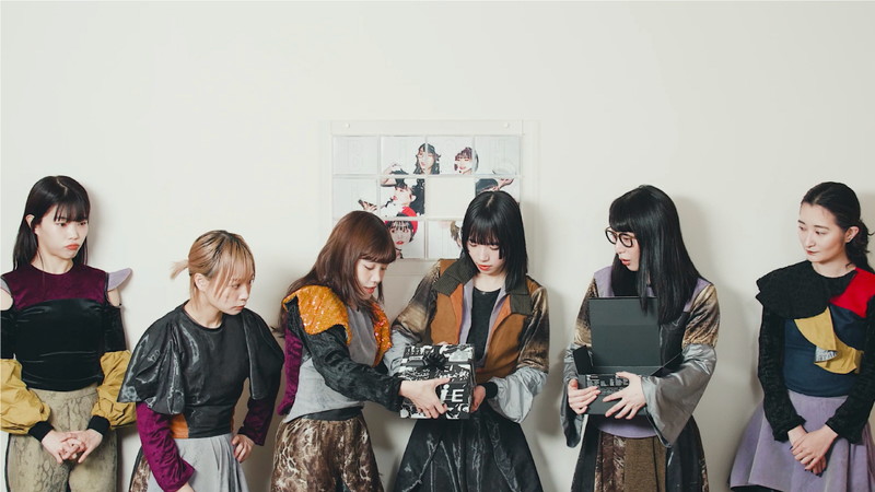 BiSH、「ZUTTO」初回生産限定盤の開封動画を公開 - News - OTOTOY