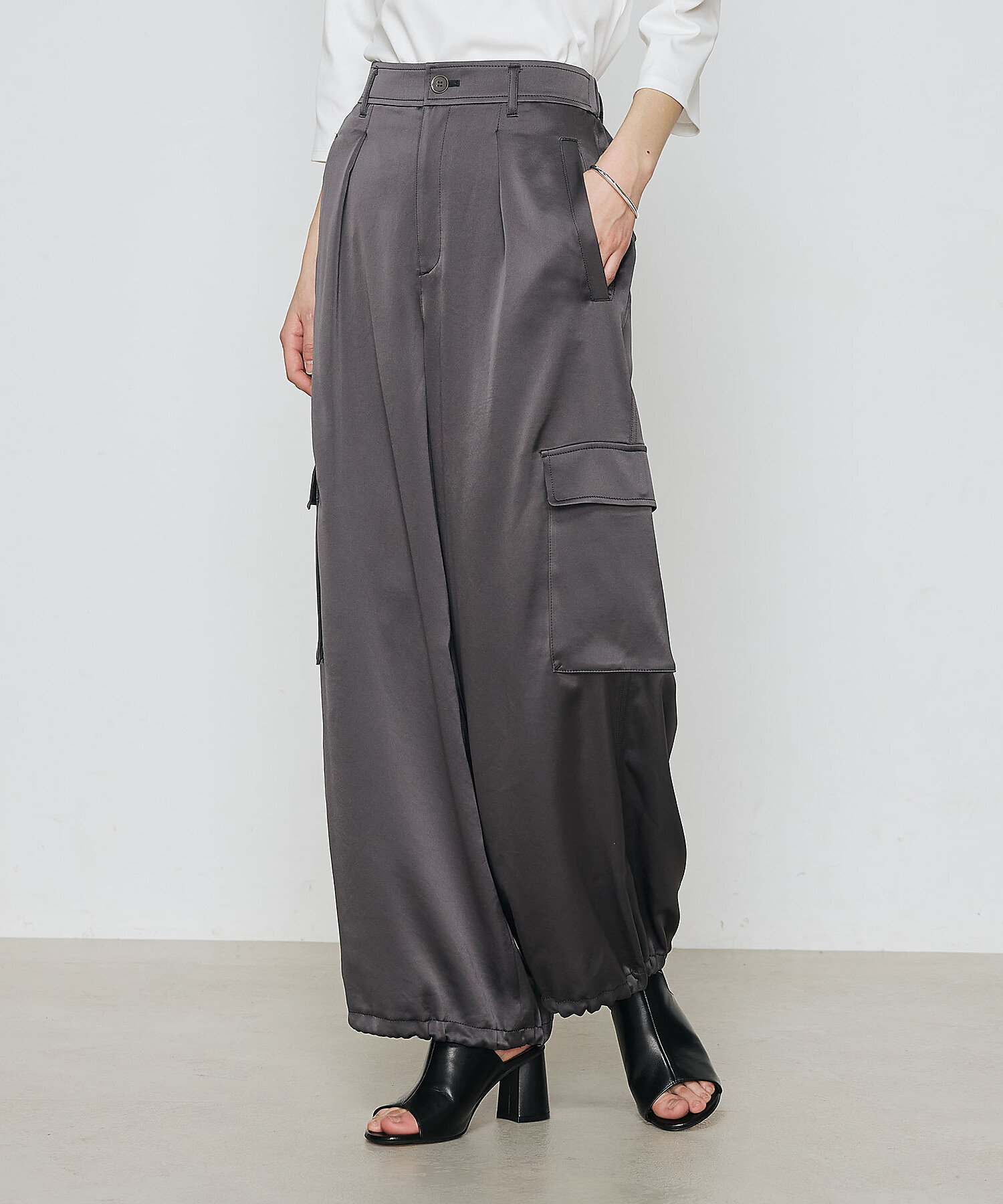 トリアセテート／ポリエステルサテン カーゴパンツ（0110PK03