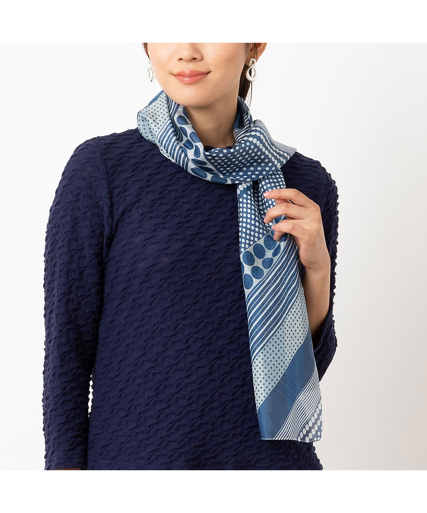 ドット柄シルクストール（12162501） | LOBJIE (Women