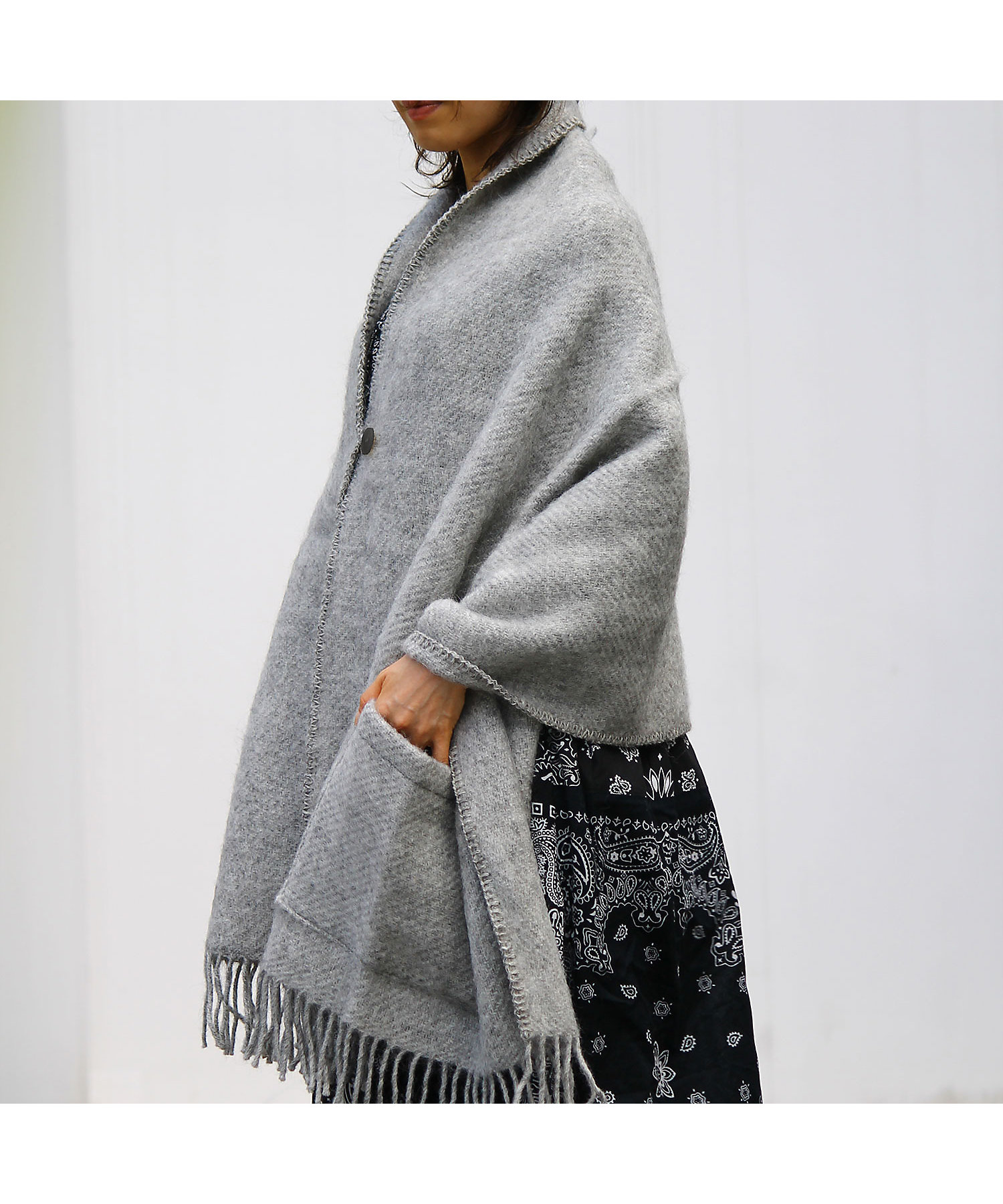 ウールストール ゴットランドグレー 2ポケット ボタンつき グレー