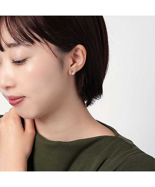 プラチナ・ウーマン］ ダイヤモンド ピアス APVA2631 DI