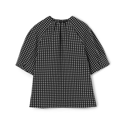 ドットストレッチジャカード ネックタックブラウス | maison