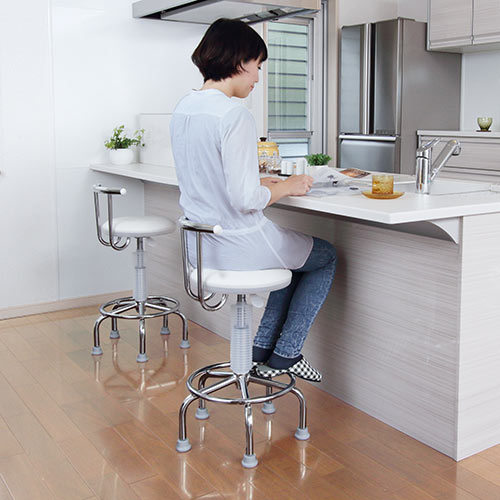 キッチンチェア PVCレザー生地 キャスター 固定脚 足置きリング付き