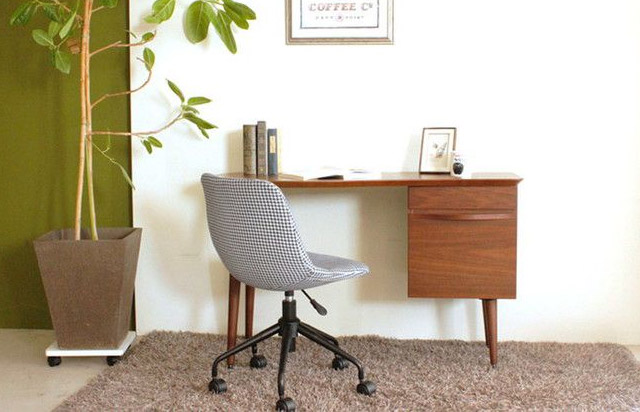 千鳥格子のキャスター付きデスクチェア - 椅子の店