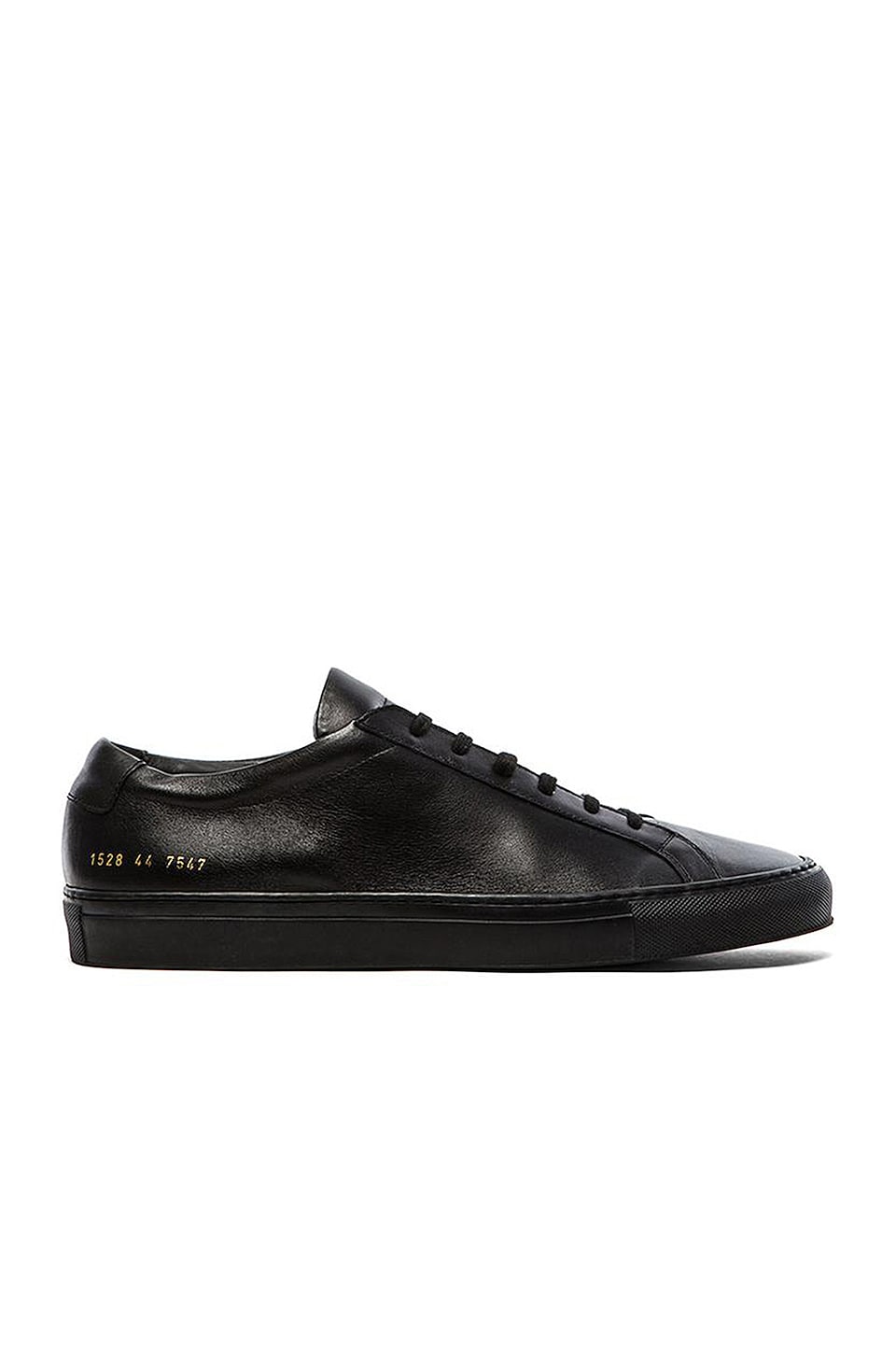 Common Projects ACHILLES スニーカー - Black | REVOLVE