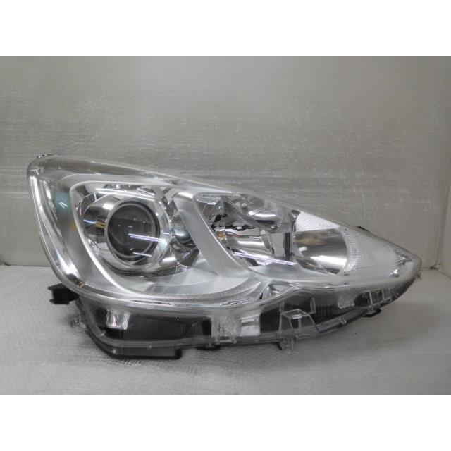 アクア DAA-NHP10 右ヘッドランプ 81110-52K40 360891 コイト 52-291